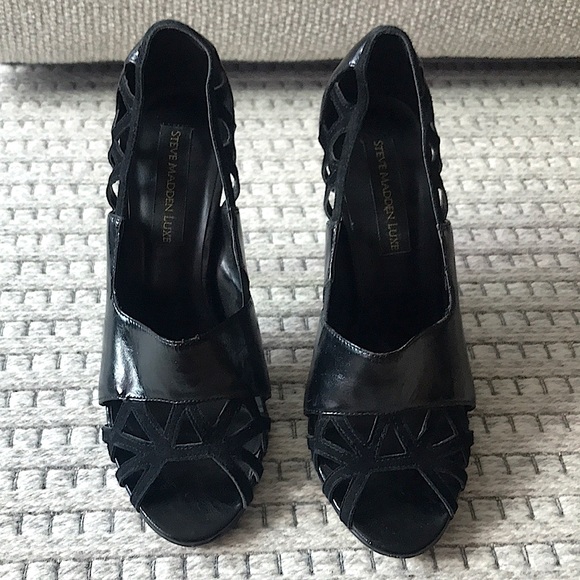 Steve Madden Luxe Geo Design Sandals - Picture 3 of 10